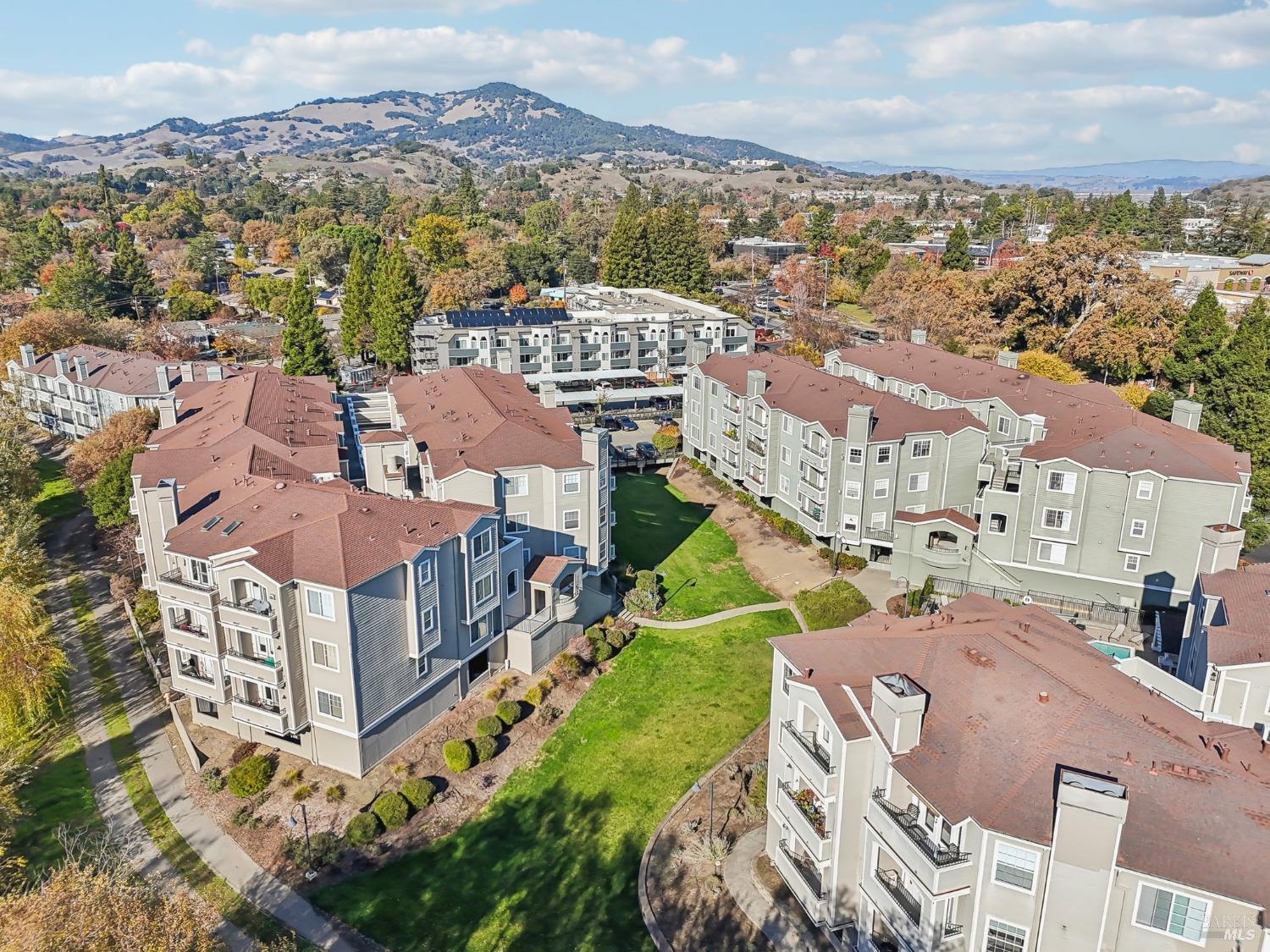 Detail Gallery Image 40 of 46 For 852 Diablo Ave #106,  Novato,  CA 94947 - 2 Beds | 2 Baths