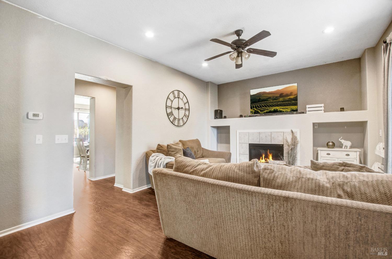 Detail Gallery Image 15 of 46 For 641 Yerba Buena Way, Windsor,  CA 95492 - 3 Beds | 2/1 Baths