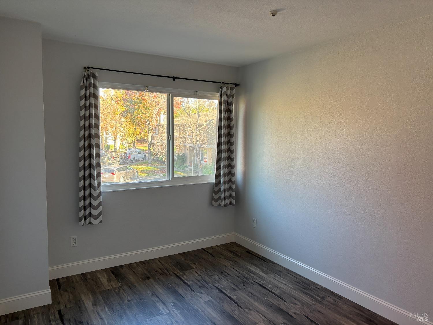 Detail Gallery Image 15 of 24 For 1419 Gold Way, Rohnert Park,  CA 94928 - 3 Beds | 1/1 Baths