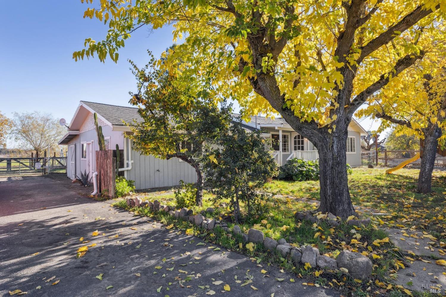 Detail Gallery Image 2 of 62 For 23202 Maffei Rd, Sonoma,  CA 95476 - 3 Beds | 1/1 Baths