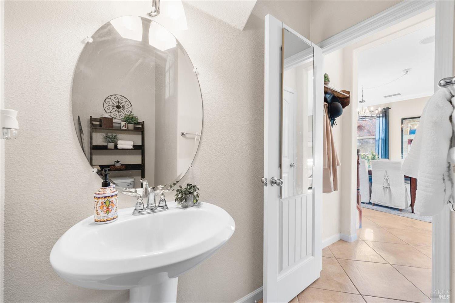 Detail Gallery Image 31 of 71 For 607 Embassy Cir, Vacaville,  CA 95688 - 3 Beds | 2/1 Baths