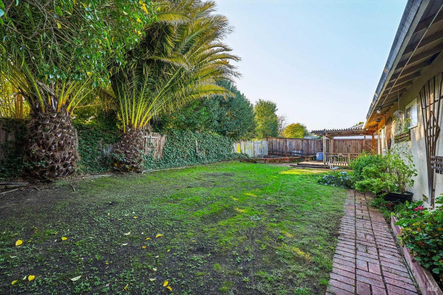 Detail Gallery Image 30 of 39 For 451 via Del Plano Unkn, Novato,  CA 94949 - 3 Beds | 2 Baths