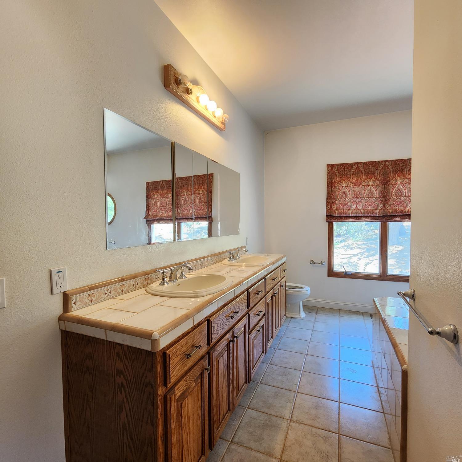 Detail Gallery Image 15 of 22 For 5327 Springridge Ct, Fairfield,  CA 94534 - 3 Beds | 2/1 Baths