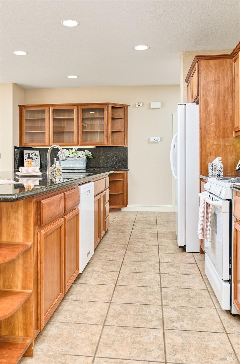 Detail Gallery Image 10 of 22 For 516 Arlington Dr, Rio Vista,  CA 94571 - 2 Beds | 2 Baths