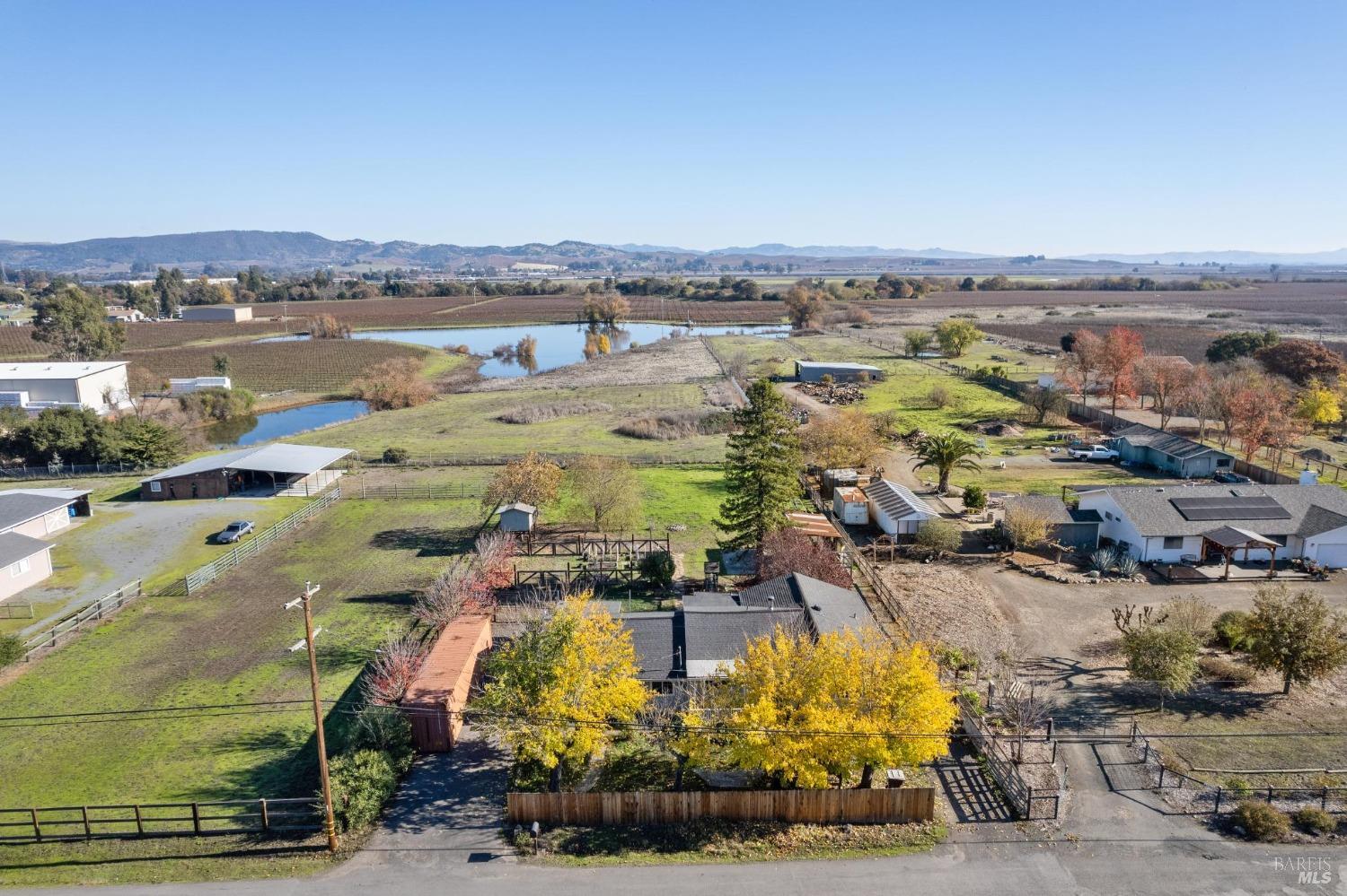 Detail Gallery Image 3 of 62 For 23202 Maffei Rd, Sonoma,  CA 95476 - 3 Beds | 1/1 Baths