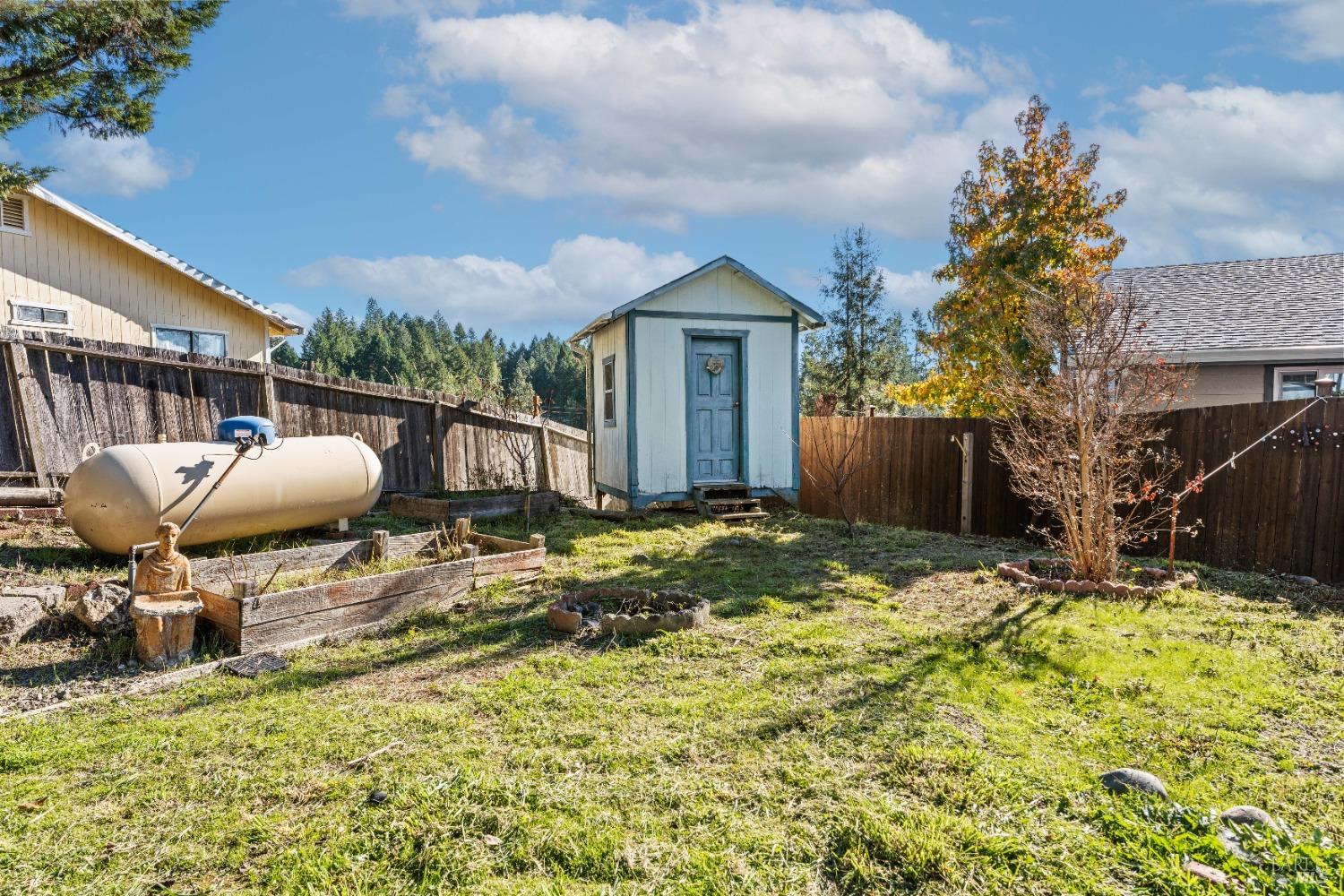 Detail Gallery Image 21 of 23 For 27009 Hawk Ct, Willits,  CA 95490 - 4 Beds | 2/1 Baths