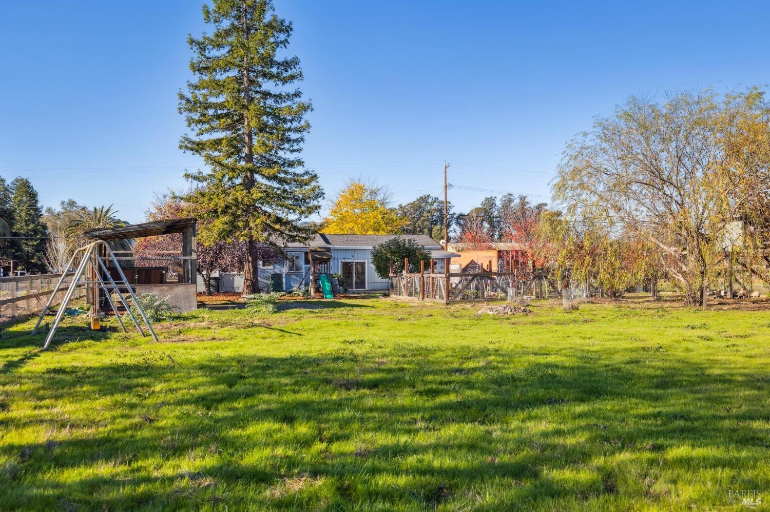 Detail Gallery Image 14 of 62 For 23202 Maffei Rd, Sonoma,  CA 95476 - 3 Beds | 1/1 Baths