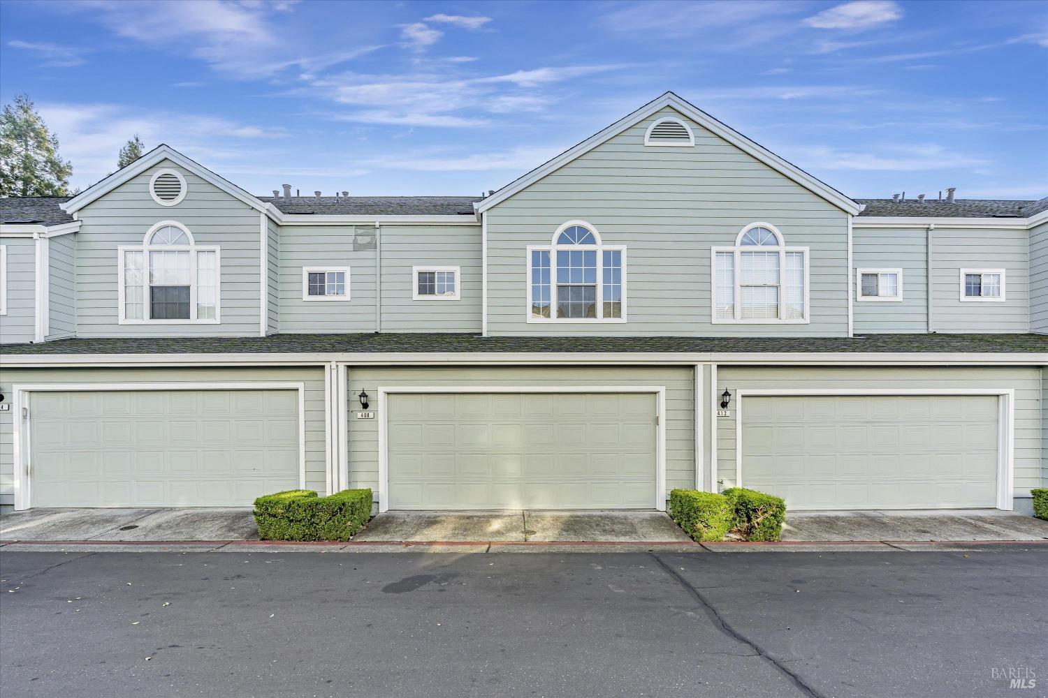 Detail Gallery Image 2 of 28 For 408 Feldspar Ln, Santa Rosa,  CA 95407 - 2 Beds | 2/1 Baths