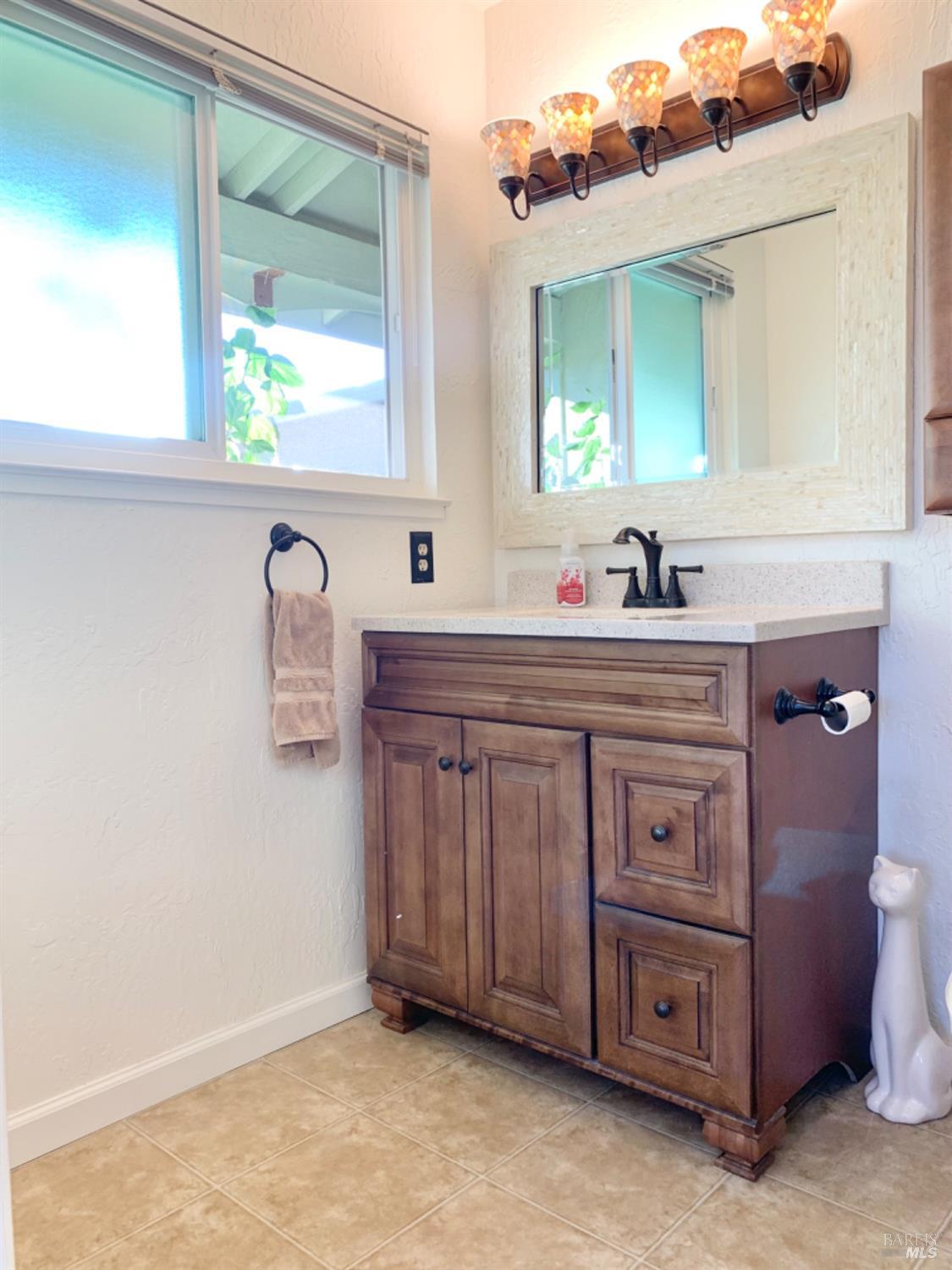 Detail Gallery Image 16 of 31 For 501 Parkridge Dr, Vacaville,  CA 95688 - 3 Beds | 2 Baths