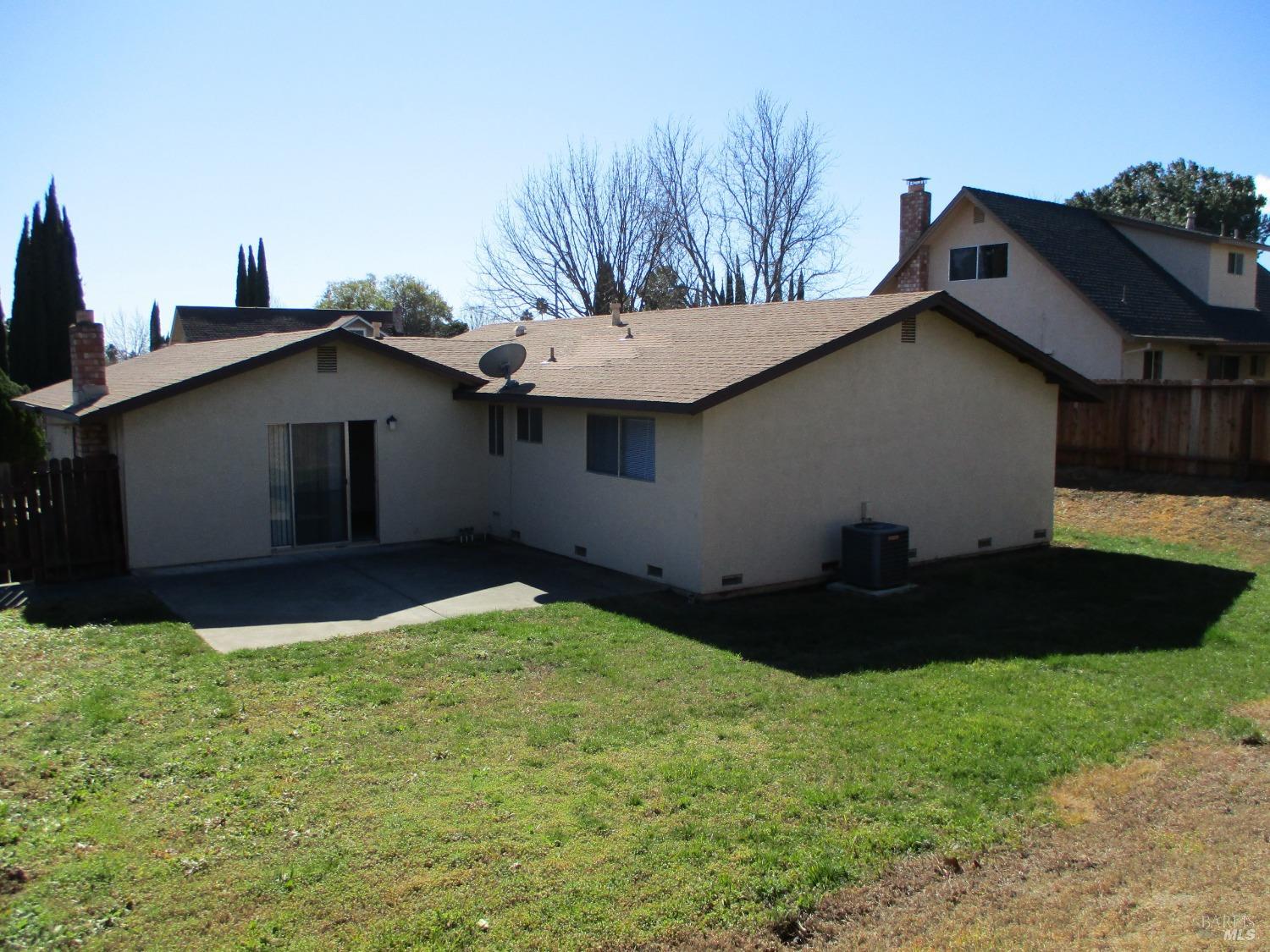 Detail Gallery Image 17 of 17 For 569 Burlington Dr, Vacaville,  CA 95687 - 3 Beds | 2 Baths