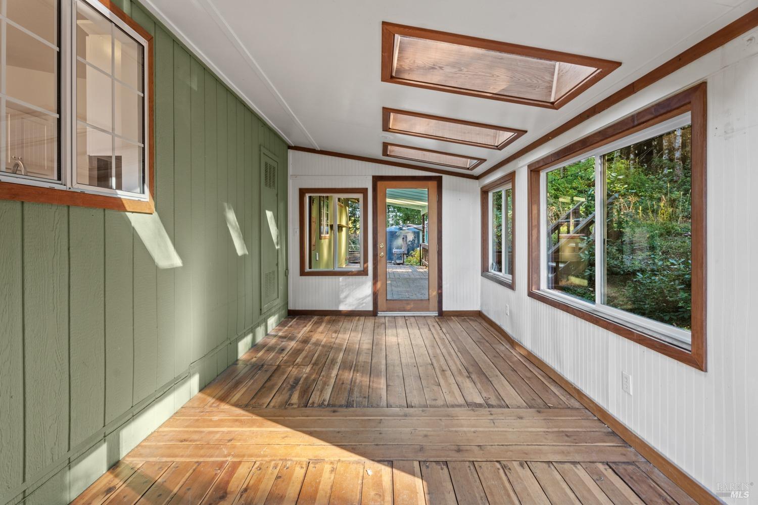 Detail Gallery Image 5 of 22 For 29001 Blue Lake Rd, Willits,  CA 95490 - 2 Beds | 2 Baths