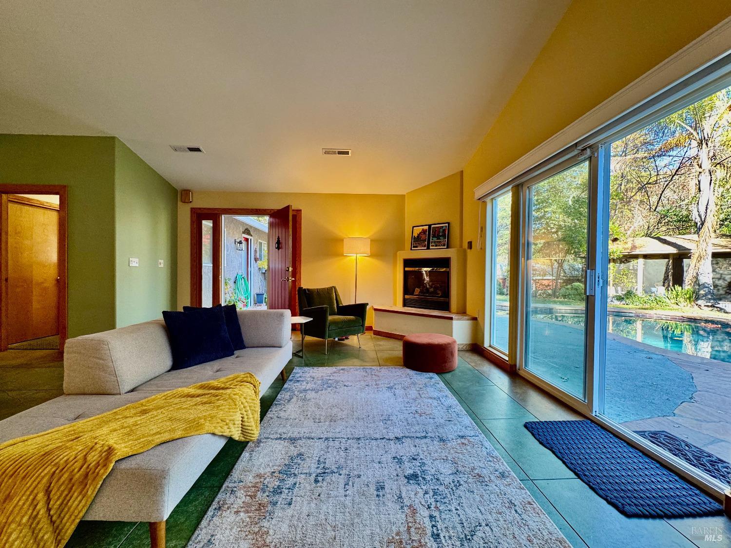 Detail Gallery Image 2 of 31 For 400 Glass Mountain Rd, Saint Helena,  CA 94574 - 2 Beds | 2/1 Baths