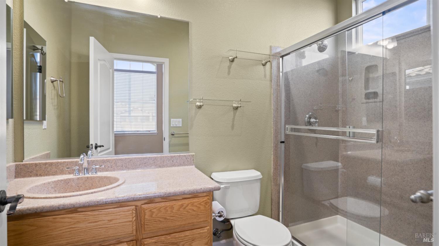 Detail Gallery Image 8 of 32 For 3914 Stonington Ct, Fairfield,  CA 94533 - 4 Beds | 3/1 Baths