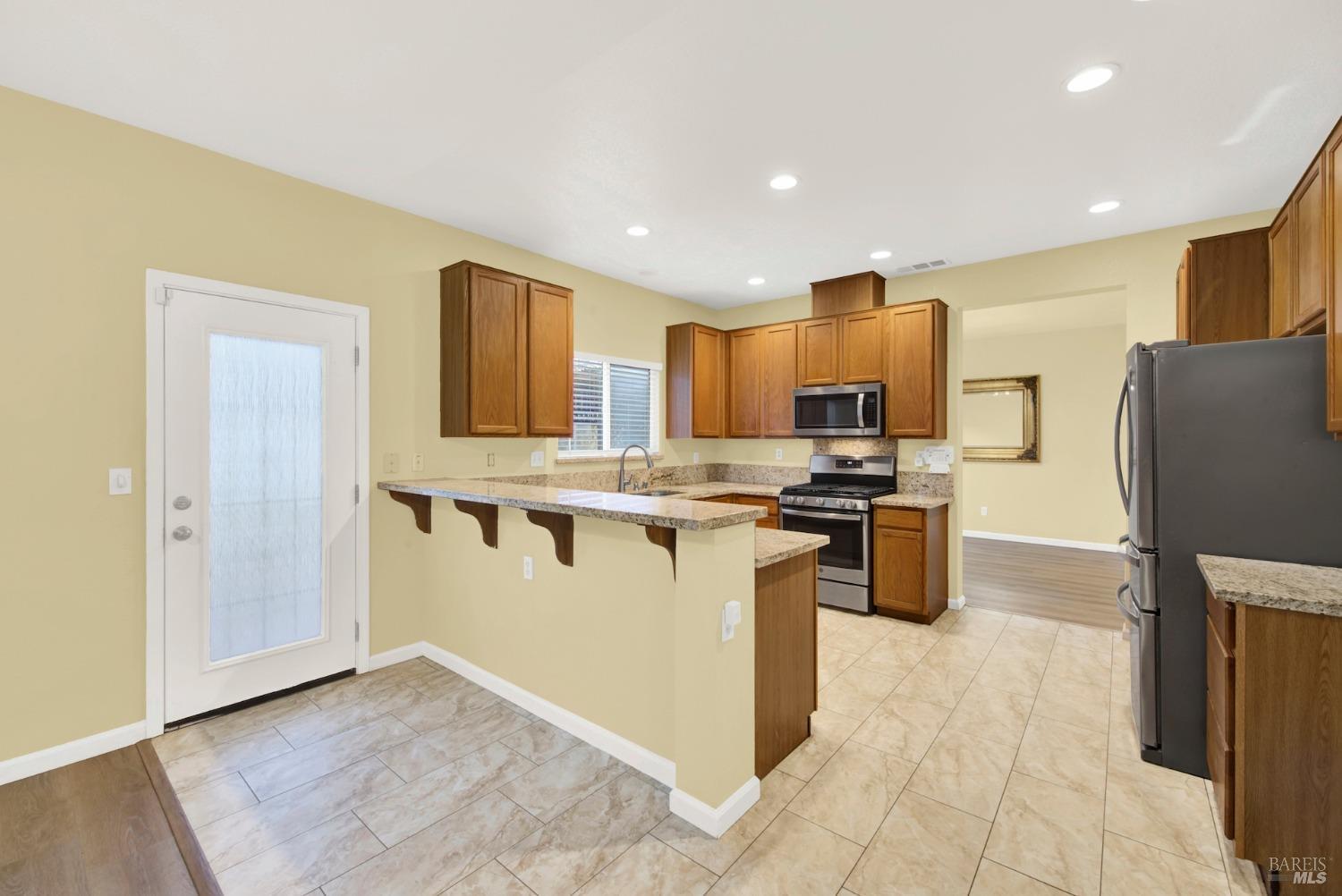 Detail Gallery Image 27 of 72 For 4349 Pine Creek Cir, Fairfield,  CA 94534 - 4 Beds | 2/1 Baths