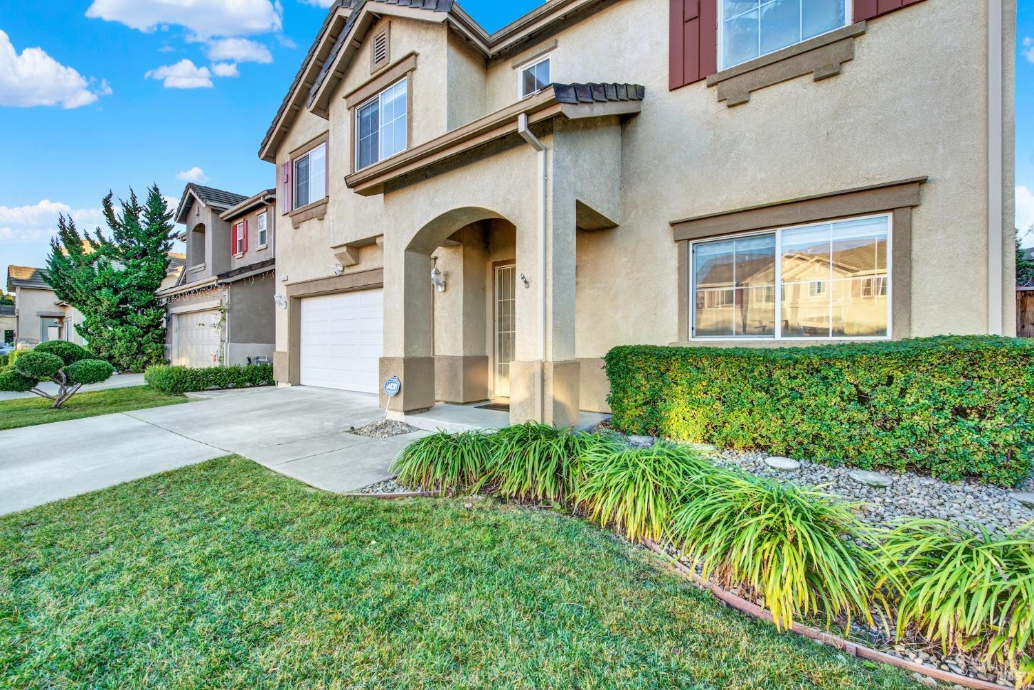 Detail Gallery Image 2 of 72 For 4349 Pine Creek Cir, Fairfield,  CA 94534 - 4 Beds | 2/1 Baths