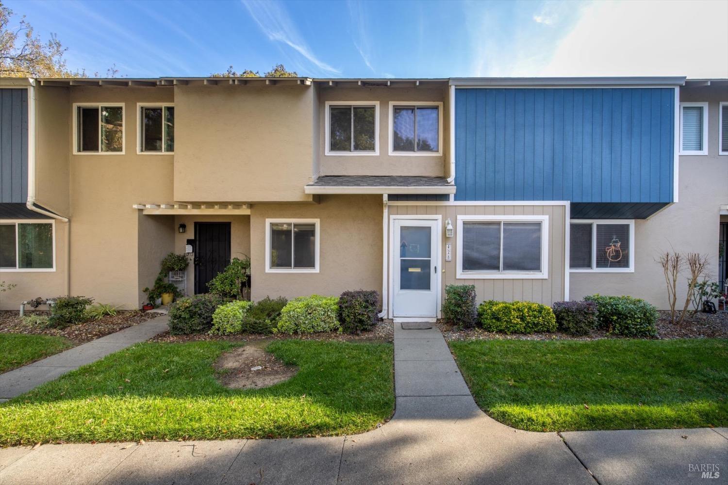 Detail Gallery Image 1 of 44 For 428 Stinson Ave, Vacaville,  CA 95688 - 3 Beds | 1/1 Baths