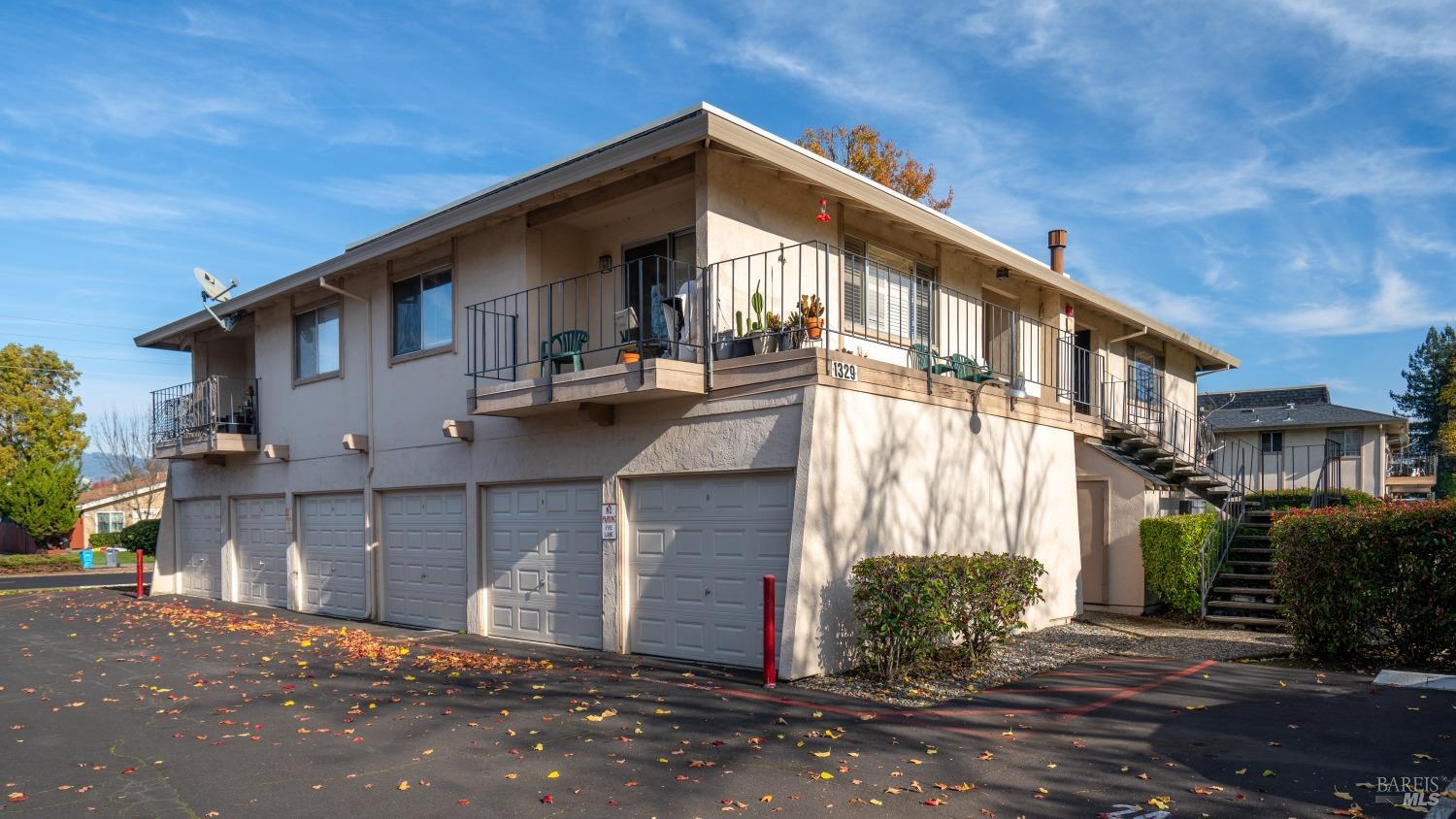 Detail Gallery Image 3 of 18 For 1329 Southwest Blvd, Rohnert Park,  CA 94928 - 1 Beds | 1 Baths