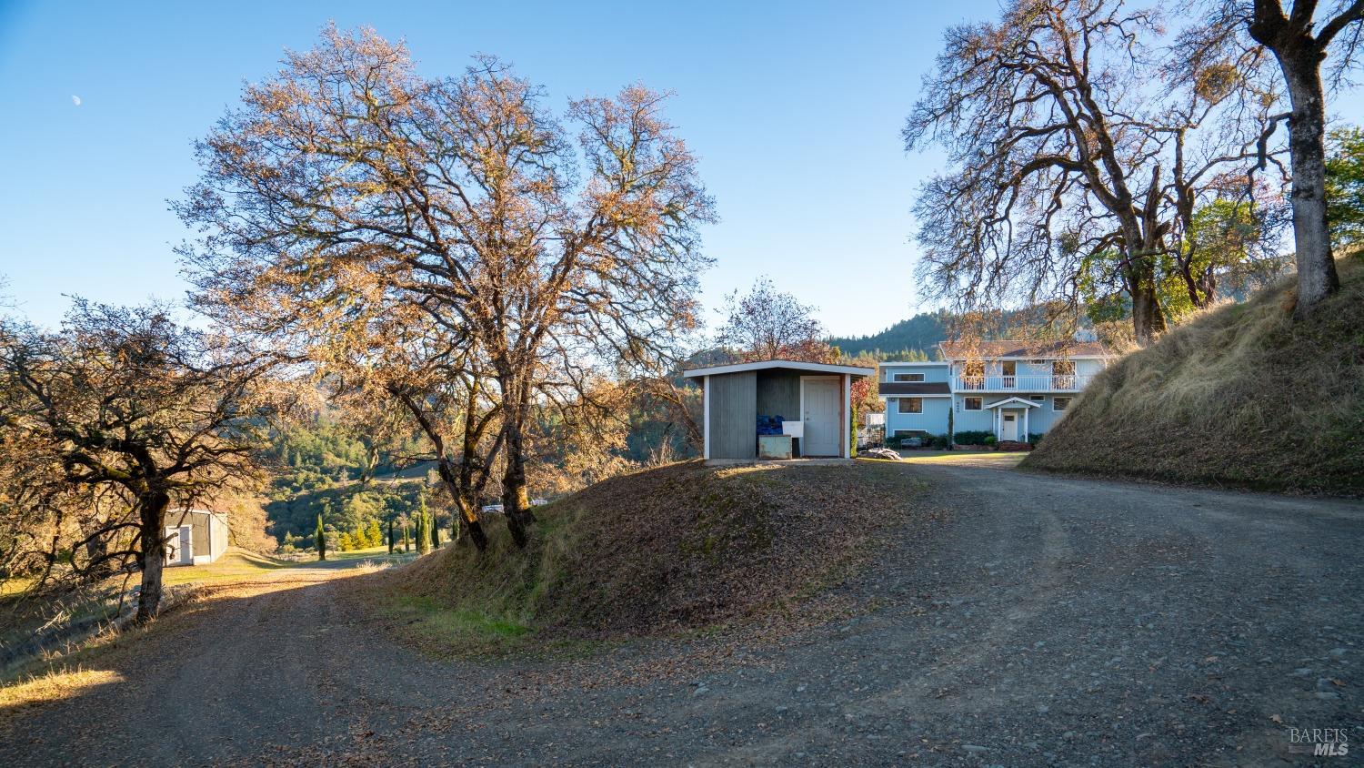 Detail Gallery Image 38 of 48 For 6620 Robinson Creek Rd, Ukiah,  CA 95482 - 5 Beds | 3 Baths