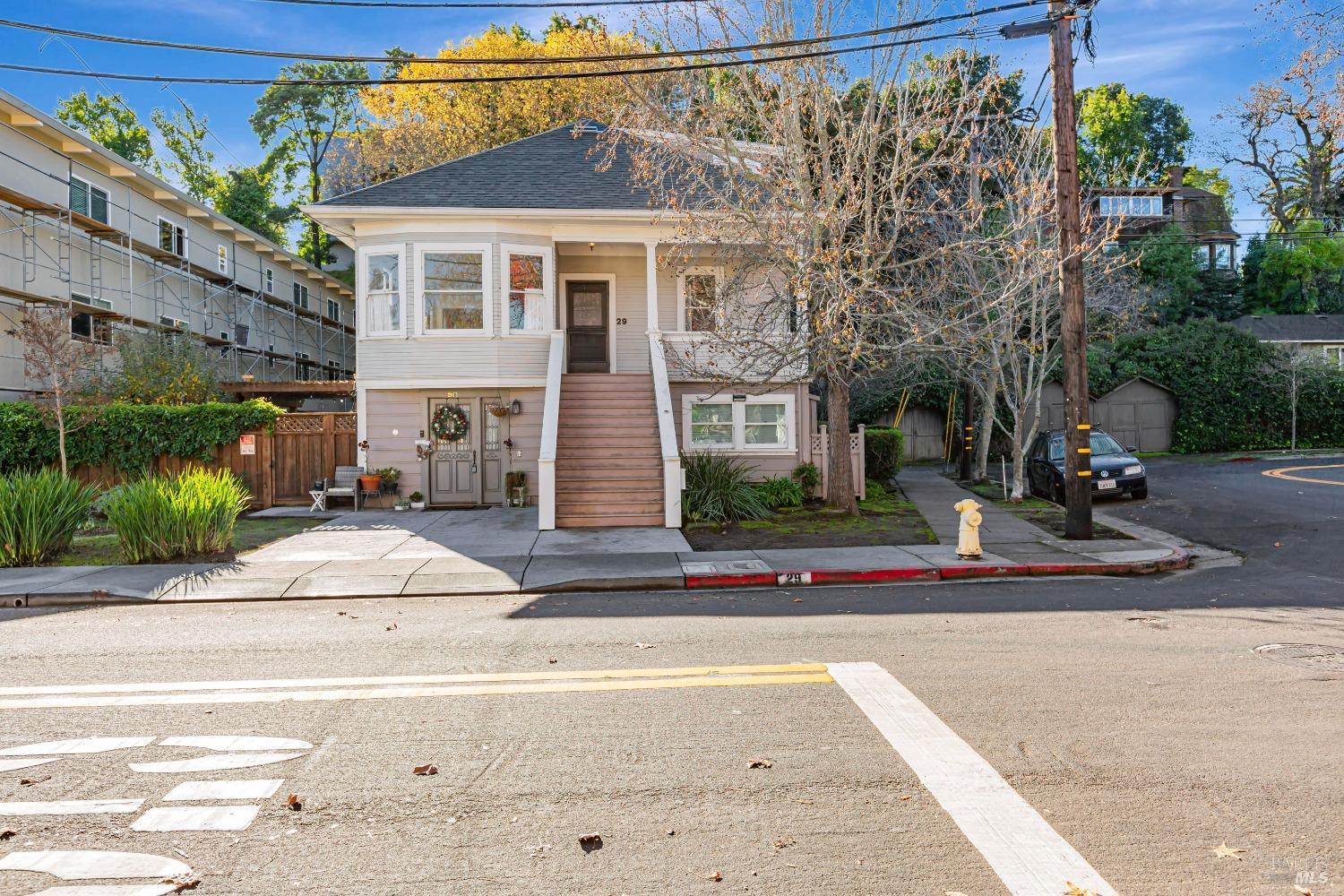 Detail Gallery Image 48 of 53 For 29 Frances Ave, San Rafael,  CA 94901 - 6 Beds | 3 Baths