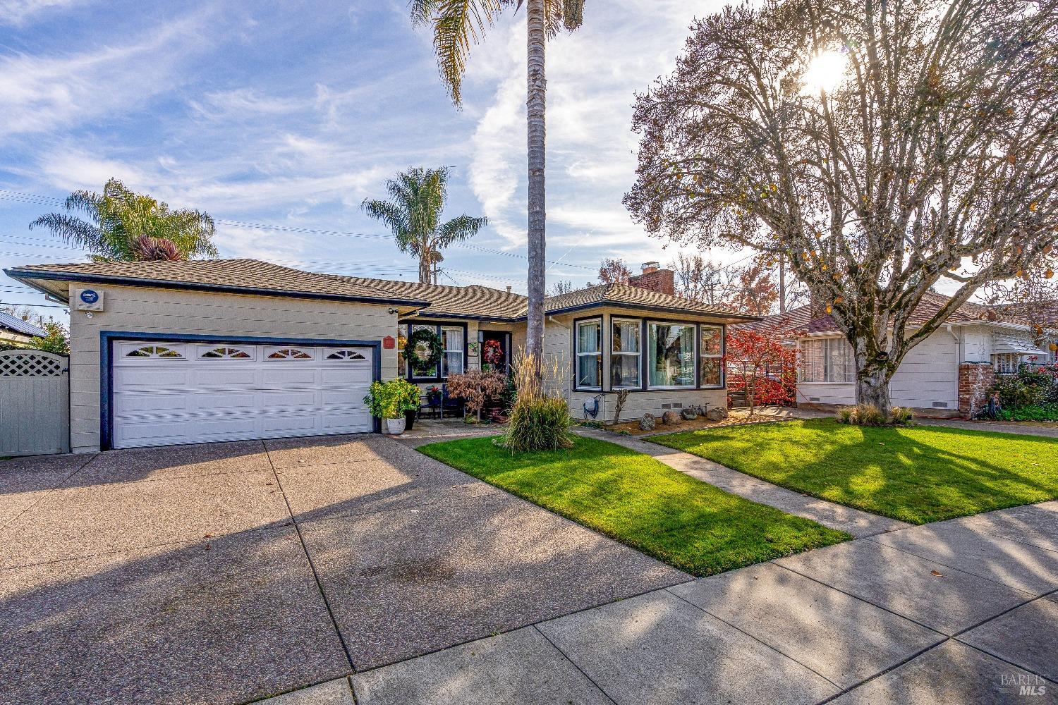 Detail Gallery Image 1 of 1 For 1918 Geary Dr, Santa Rosa,  CA 95404 - 2 Beds | 2 Baths