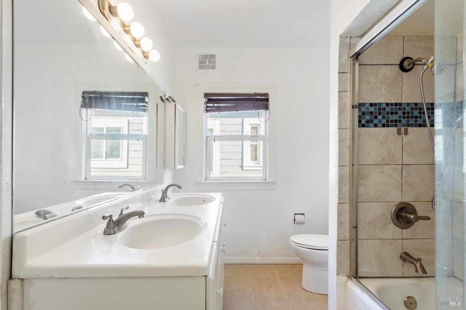 Detail Gallery Image 8 of 21 For 1815 Tennessee St, Vallejo,  CA 94590 - 2 Beds | 1 Baths