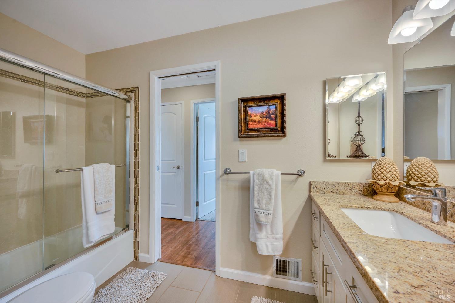 Detail Gallery Image 24 of 34 For 188 Mountain Vista Cir, Santa Rosa,  CA 95409 - 2 Beds | 2 Baths