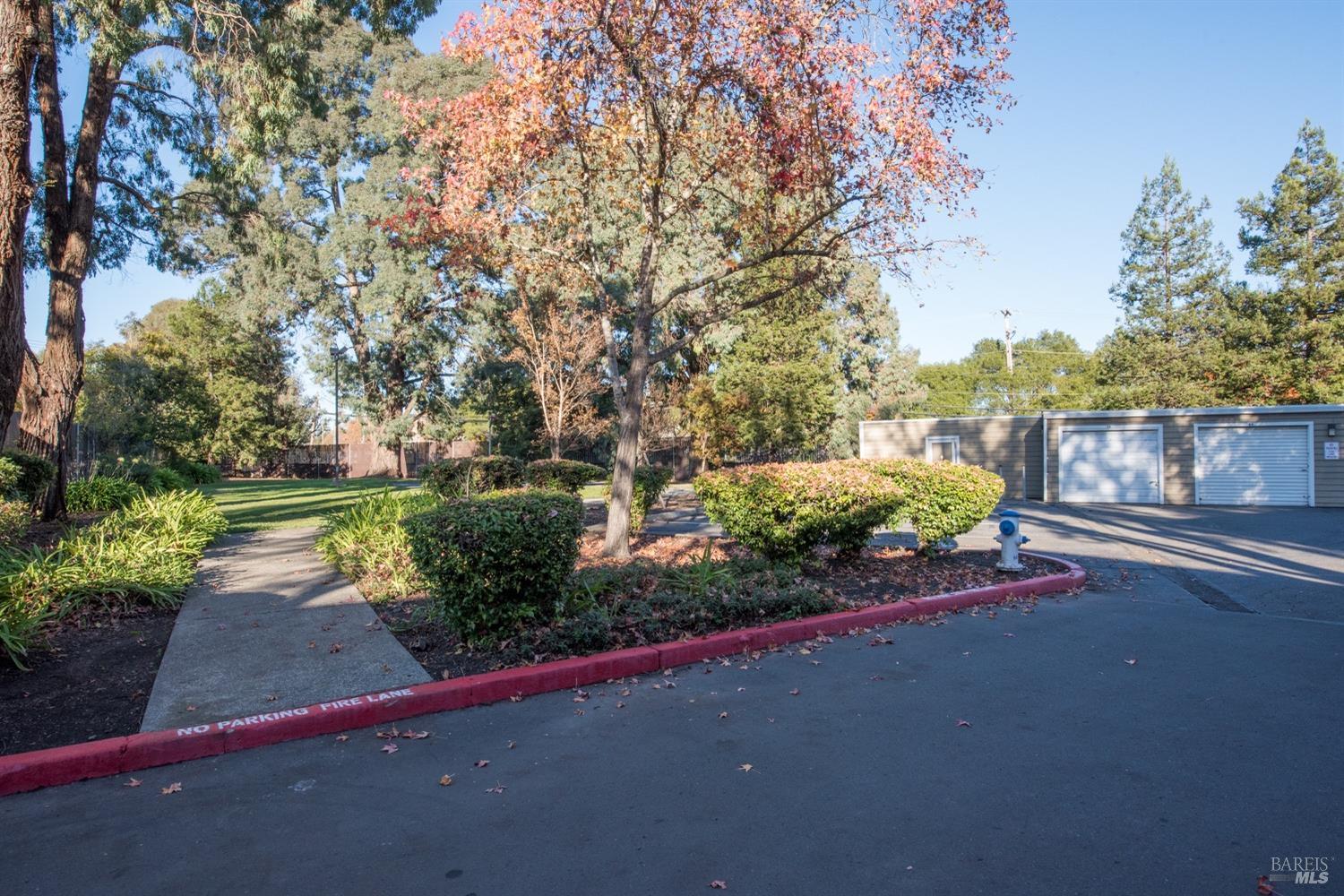 Detail Gallery Image 24 of 26 For 2147 W Steele Ln, Santa Rosa,  CA 95403 - 2 Beds | 1/1 Baths