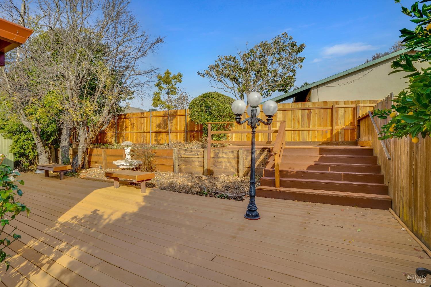 Detail Gallery Image 27 of 36 For 2490 Moore Ct, Pinole,  CA 94564 - 3 Beds | 2 Baths