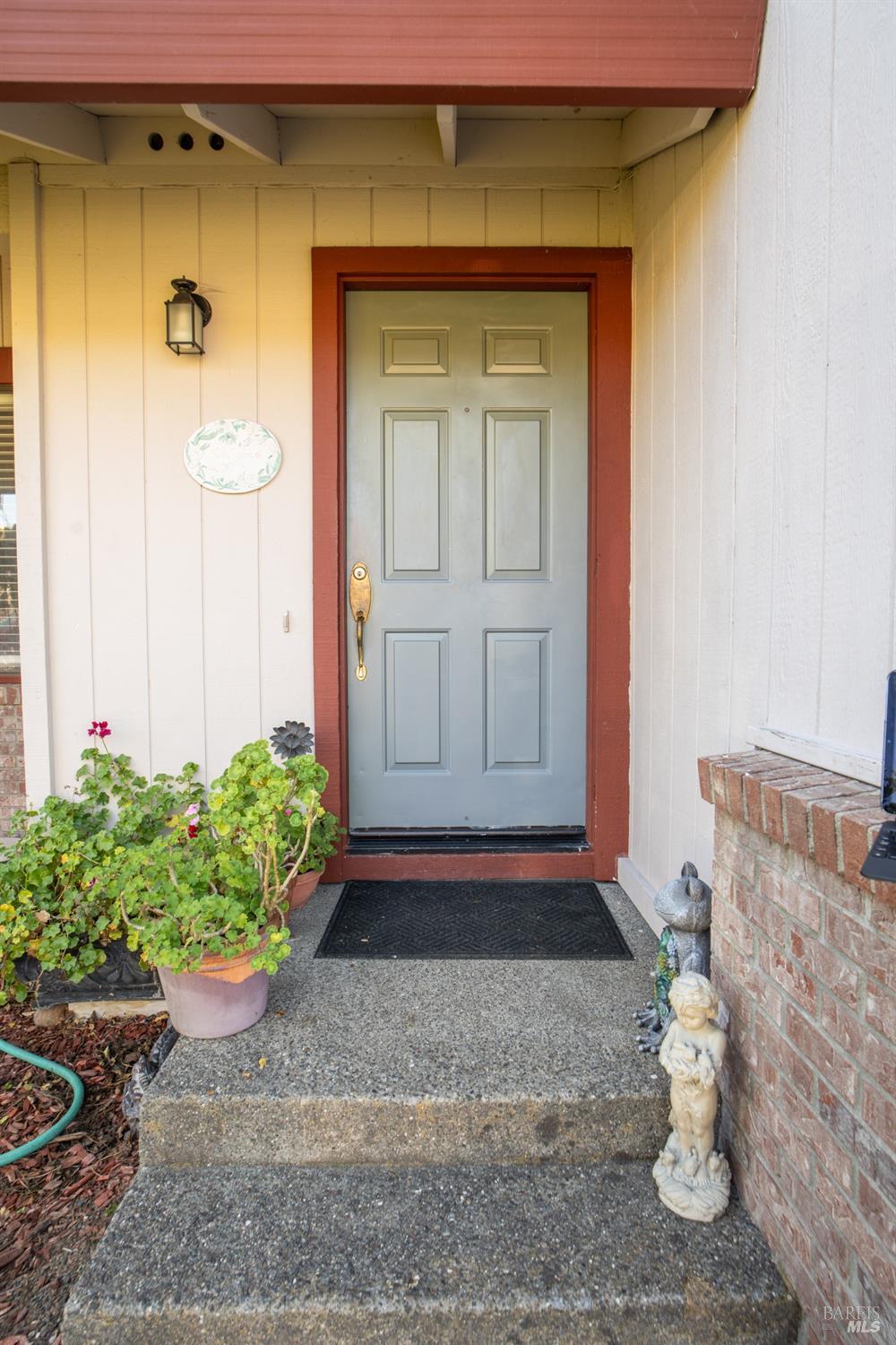 Detail Gallery Image 6 of 59 For 117 Los Robles Ave, Windsor,  CA 95492 - 3 Beds | 2/1 Baths