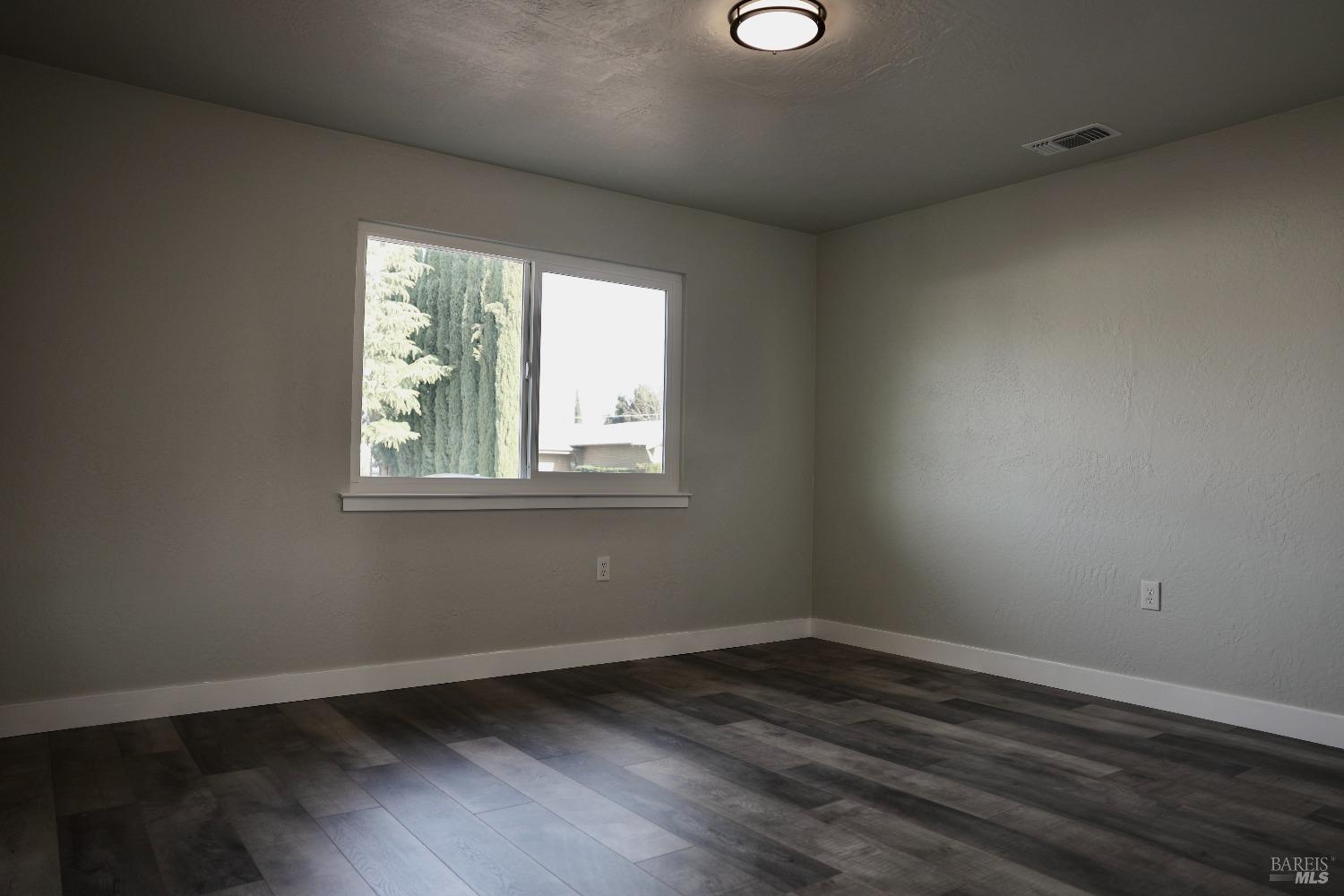 Detail Gallery Image 14 of 26 For 185 Mckinley Cir, Vacaville,  CA 95687 - 2 Beds | 1 Baths