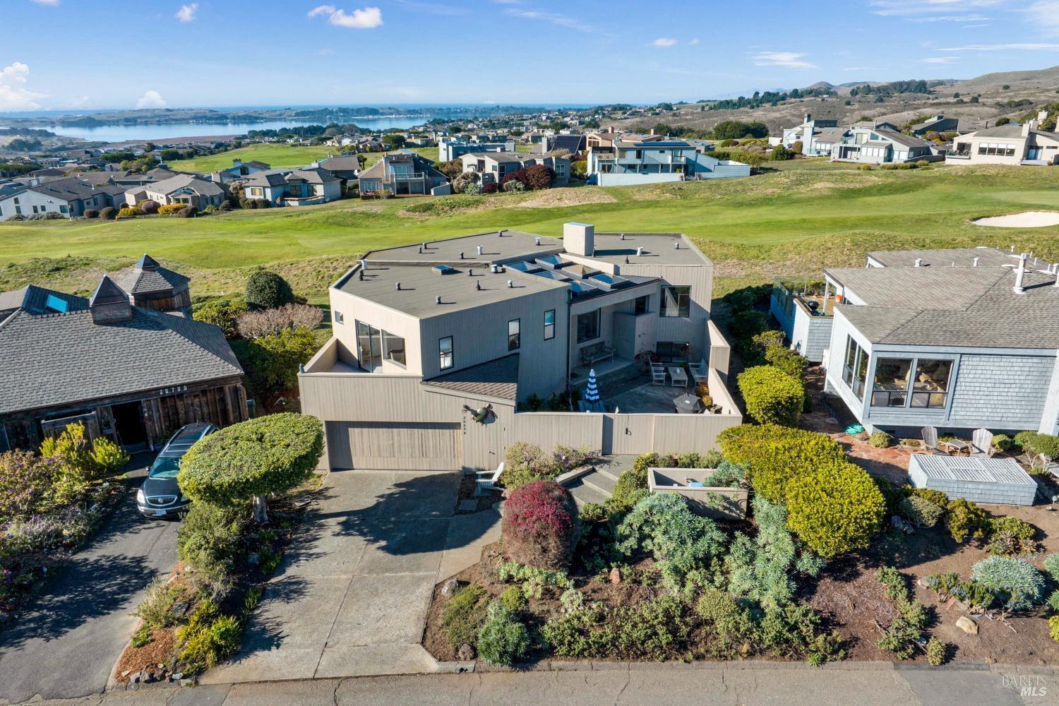 Detail Gallery Image 2 of 38 For 20694 Heron Dr, Bodega Bay,  CA 94923 - 4 Beds | 3/1 Baths