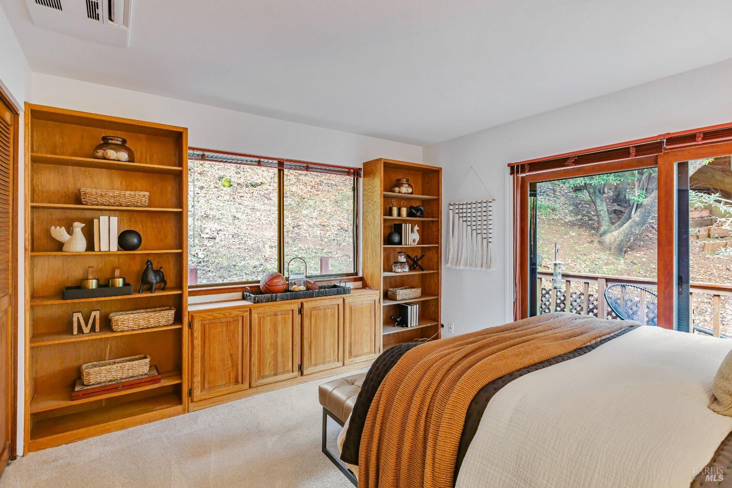 Detail Gallery Image 20 of 36 For 85 Woodside Dr, San Anselmo,  CA 94960 - 3 Beds | 2 Baths