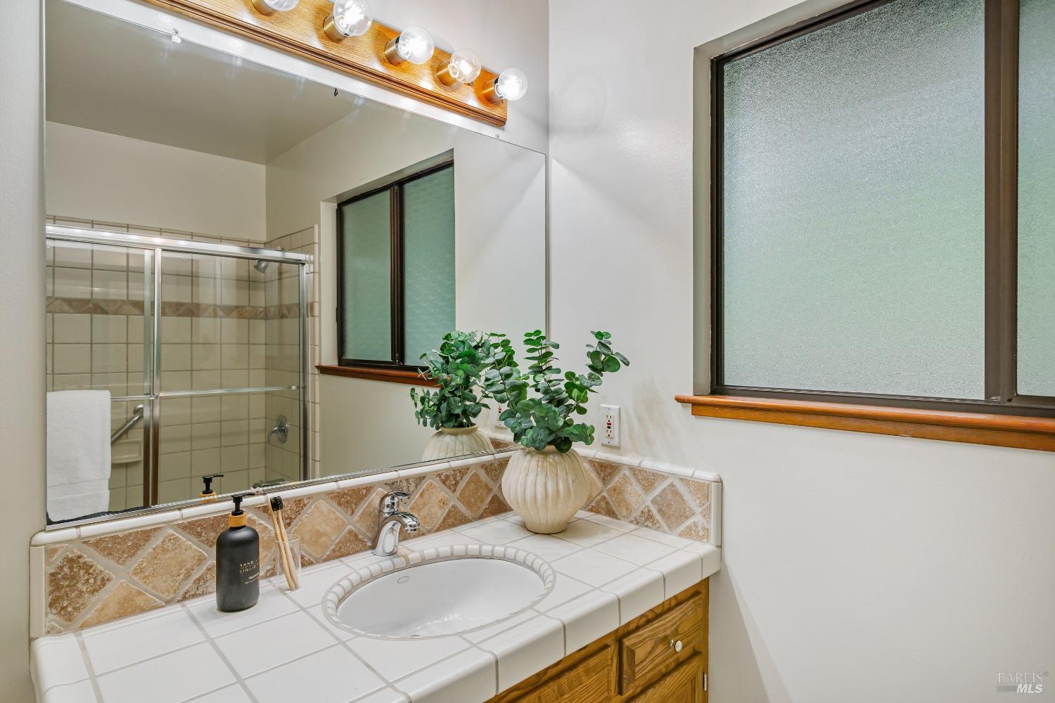 Detail Gallery Image 26 of 36 For 85 Woodside Dr, San Anselmo,  CA 94960 - 3 Beds | 2 Baths