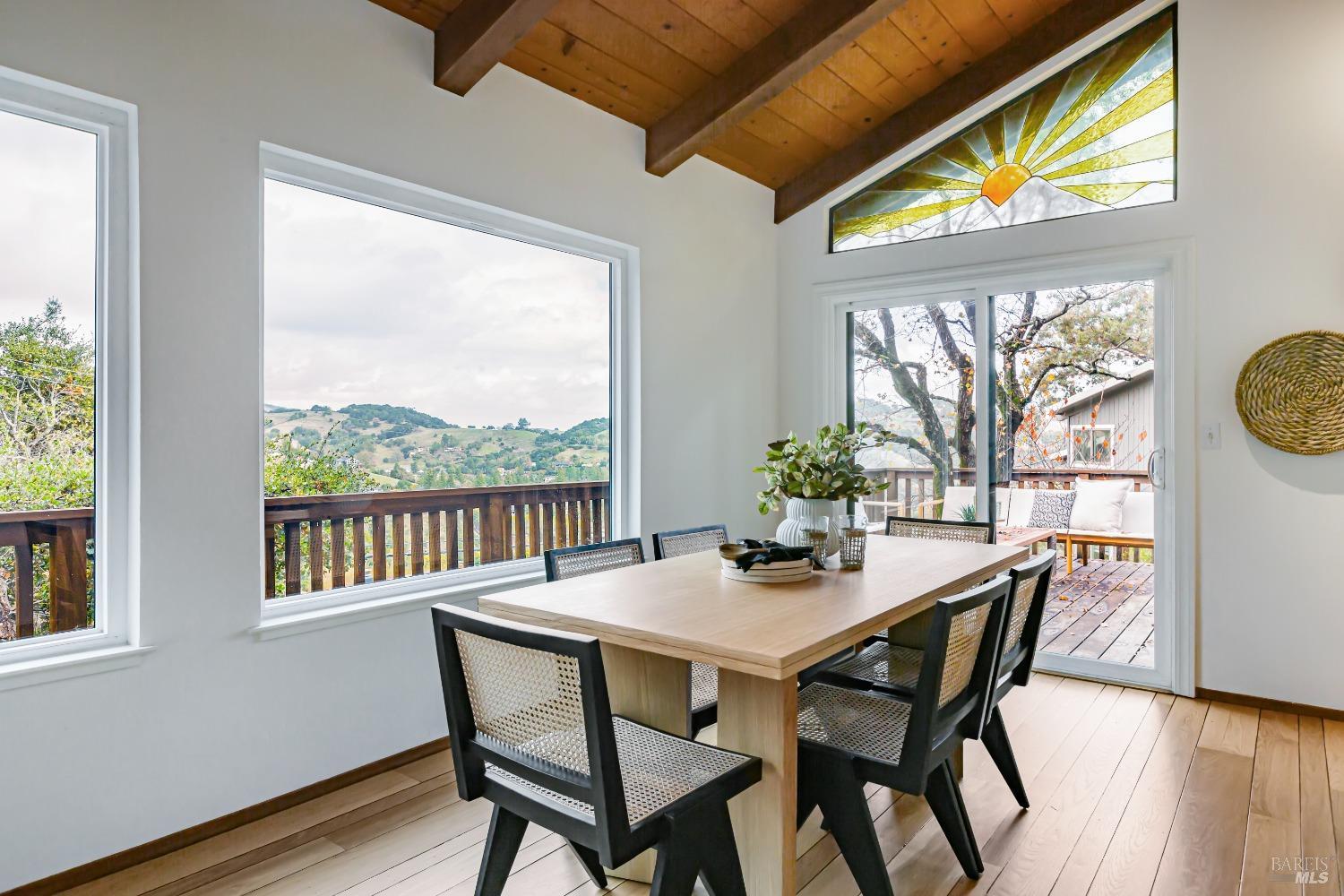 Detail Gallery Image 14 of 36 For 85 Woodside Dr, San Anselmo,  CA 94960 - 3 Beds | 2 Baths