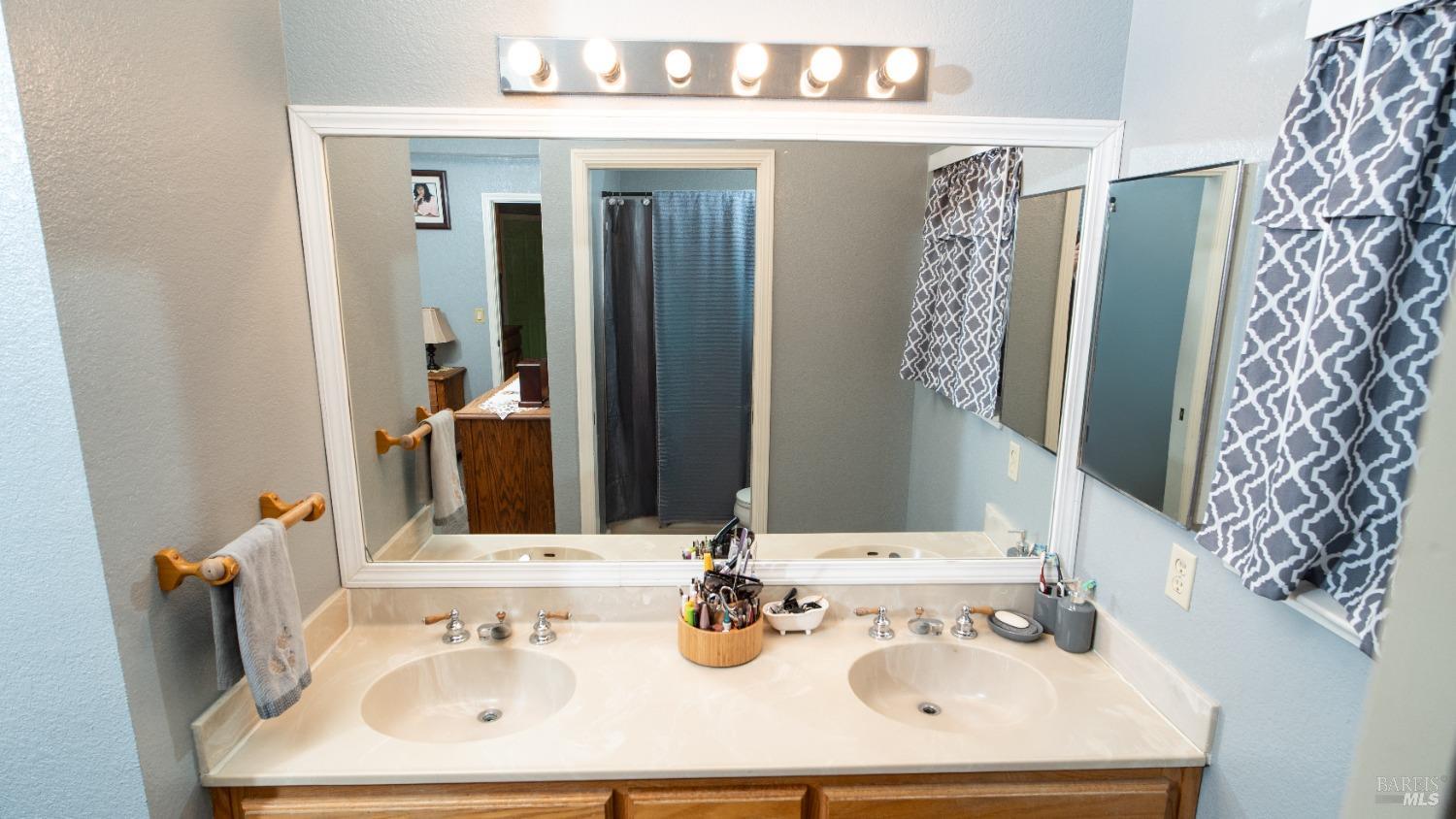 Detail Gallery Image 39 of 59 For 117 Los Robles Ave, Windsor,  CA 95492 - 3 Beds | 2/1 Baths