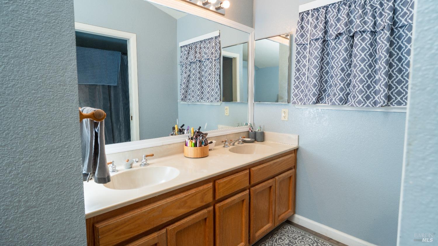 Detail Gallery Image 37 of 59 For 117 Los Robles Ave, Windsor,  CA 95492 - 3 Beds | 2/1 Baths