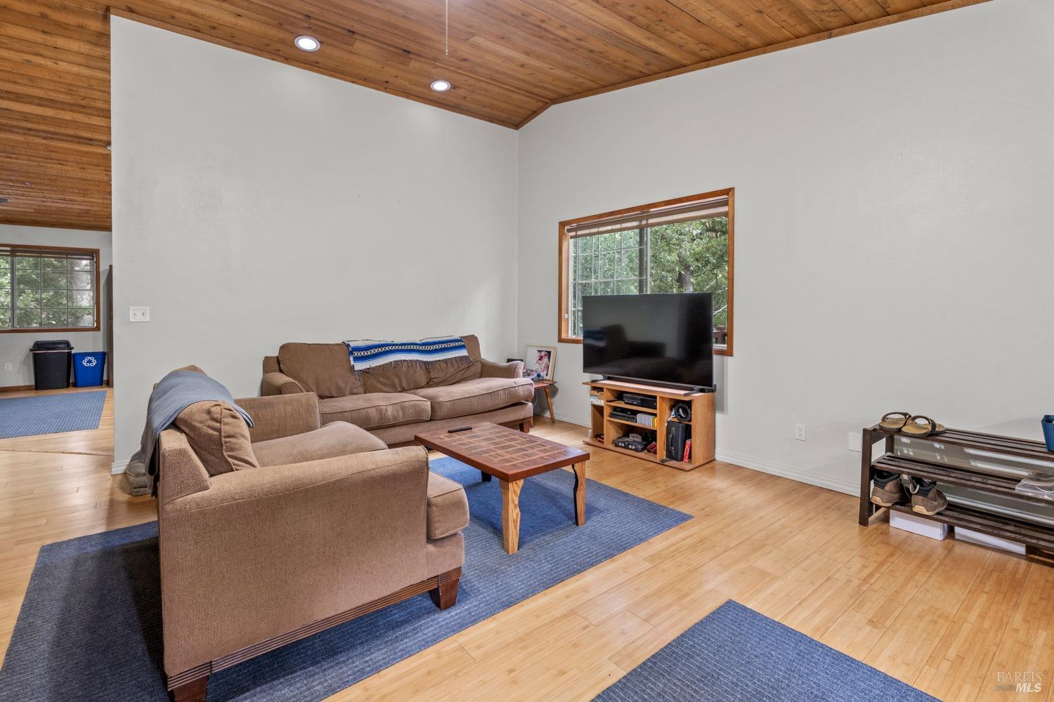 Detail Gallery Image 9 of 28 For 26195 Otter Dr, Willits,  CA 95490 - 3 Beds | 2 Baths