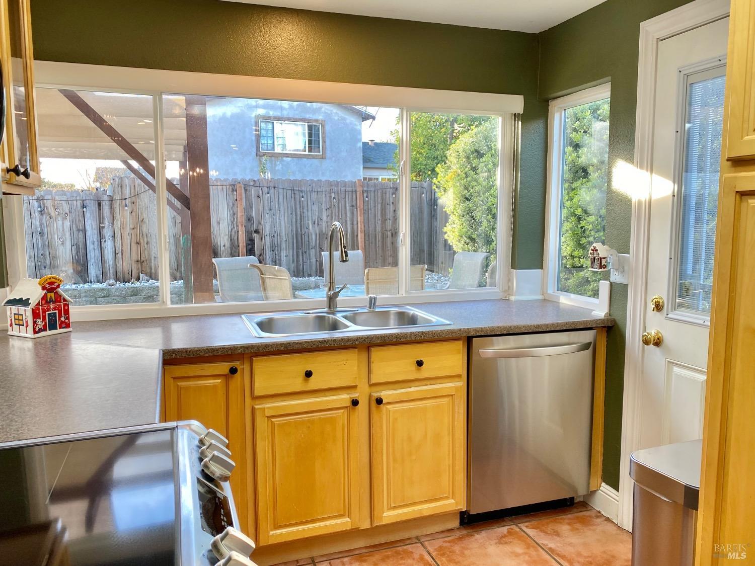 Detail Gallery Image 22 of 52 For 342 Lance Dr, Vacaville,  CA 95687 - 4 Beds | 2 Baths