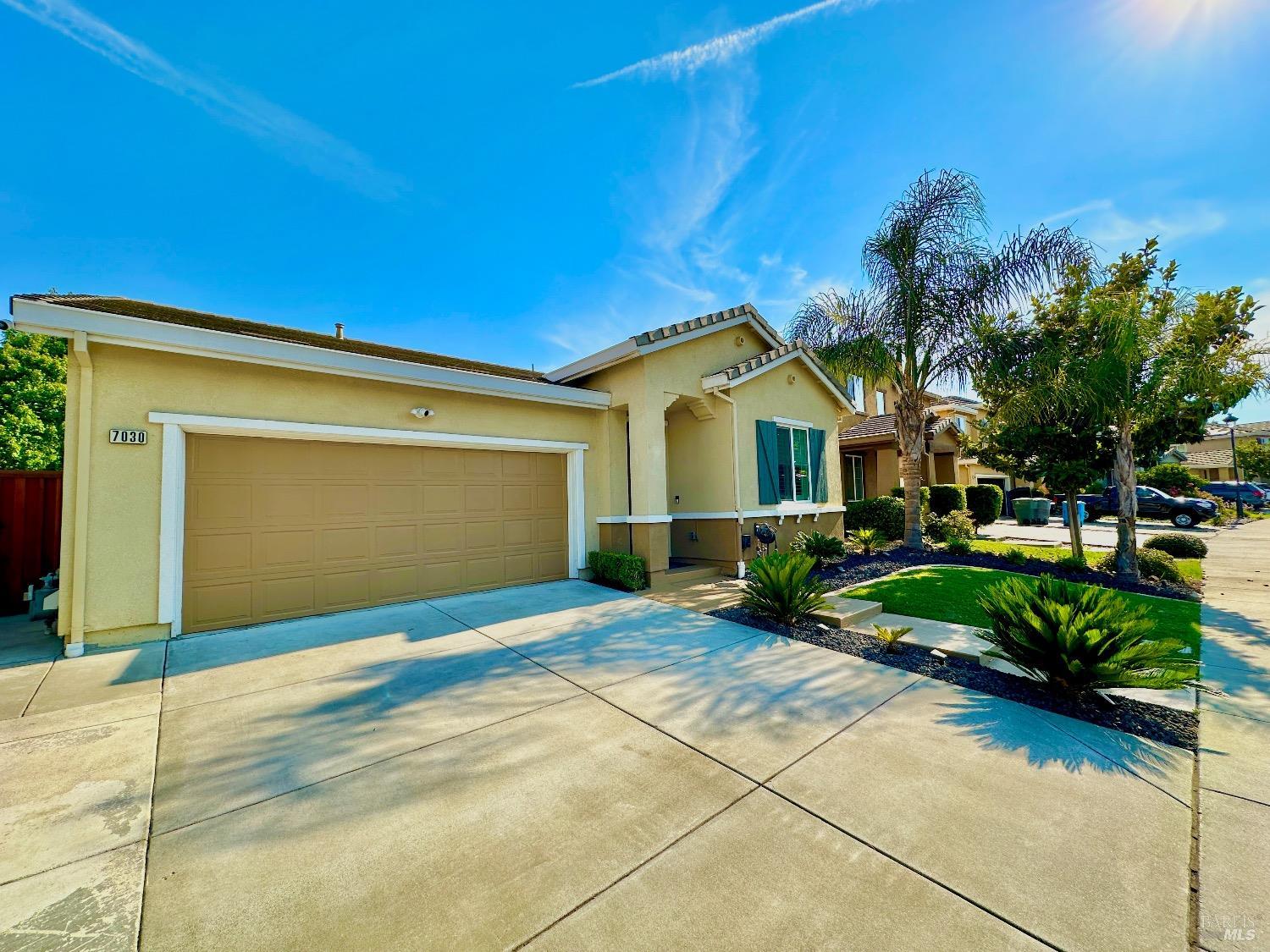 Detail Gallery Image 4 of 32 For 7030 Westminster Ct, Vacaville,  CA 95687 - 3 Beds | 2 Baths