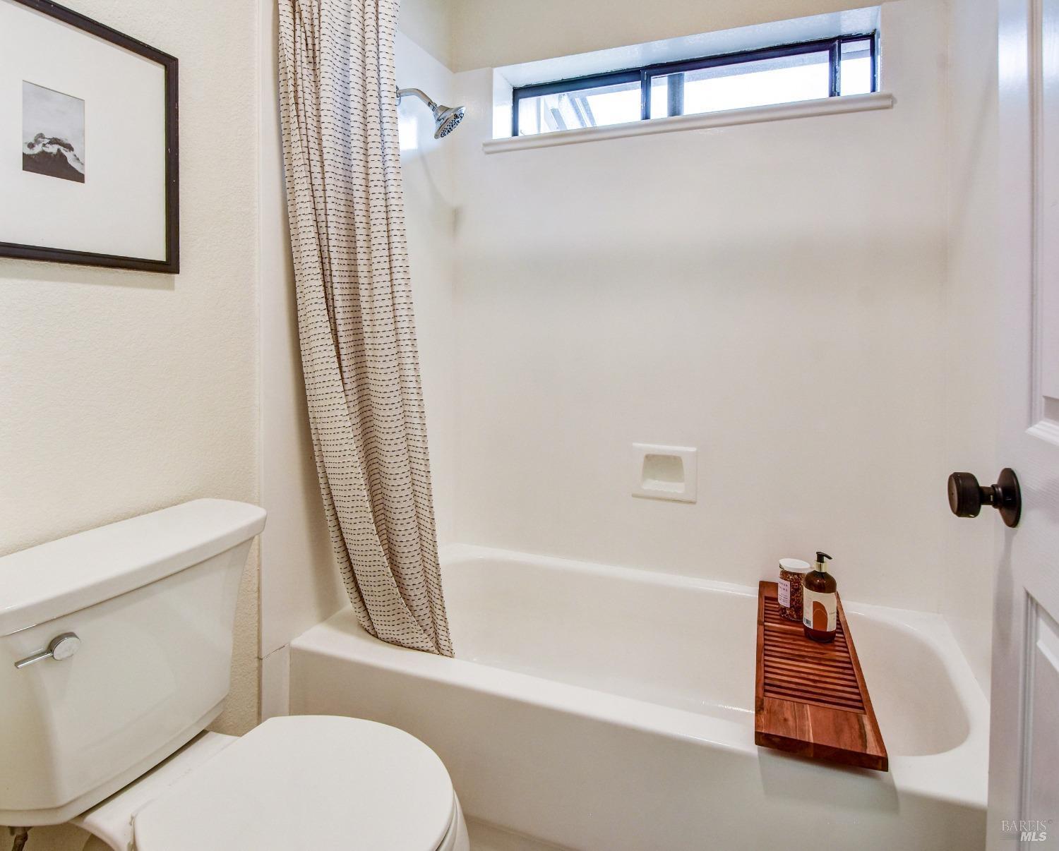 Detail Gallery Image 38 of 48 For 235 Reynard Ln, Vallejo,  CA 94591 - 4 Beds | 2/1 Baths