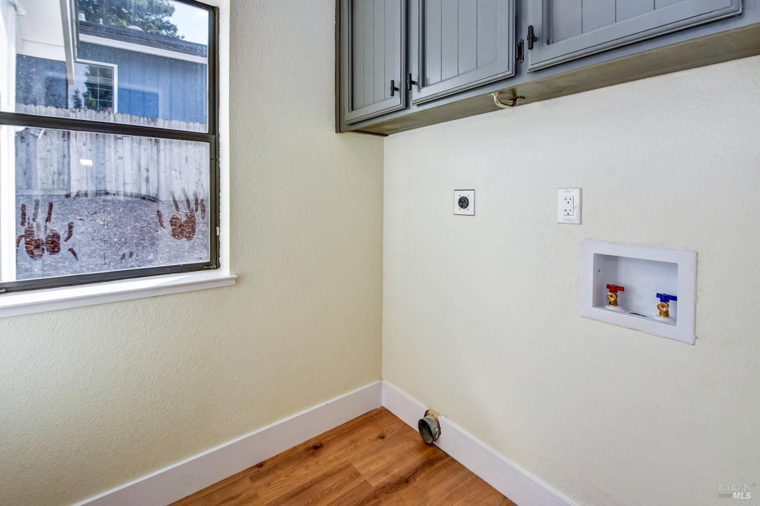 Detail Gallery Image 22 of 48 For 235 Reynard Ln, Vallejo,  CA 94591 - 4 Beds | 2/1 Baths