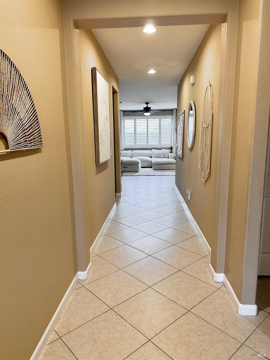 Detail Gallery Image 8 of 32 For 7030 Westminster Ct, Vacaville,  CA 95687 - 3 Beds | 2 Baths