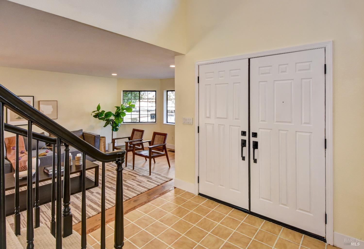 Detail Gallery Image 4 of 48 For 235 Reynard Ln, Vallejo,  CA 94591 - 4 Beds | 2/1 Baths