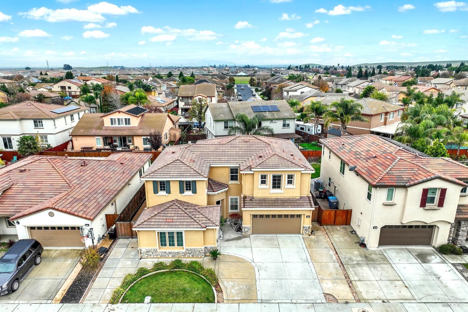 Detail Gallery Image 6 of 99 For 728 Canterbury Cir, Vacaville,  CA 95687 - 4 Beds | 3/1 Baths