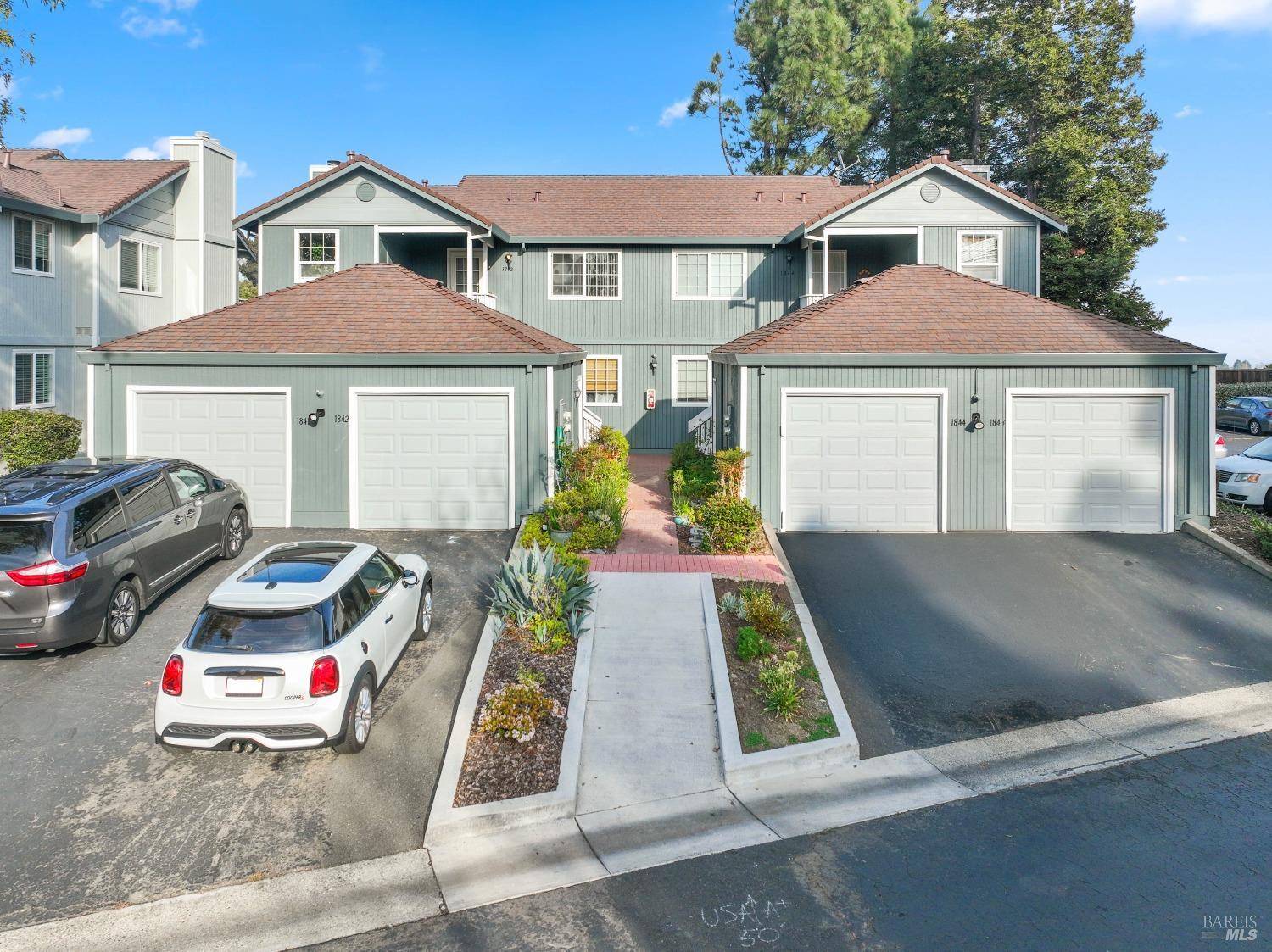 Detail Gallery Image 1 of 32 For 1844 Shirley Dr, Benicia,  CA 94510 - 2 Beds | 2 Baths