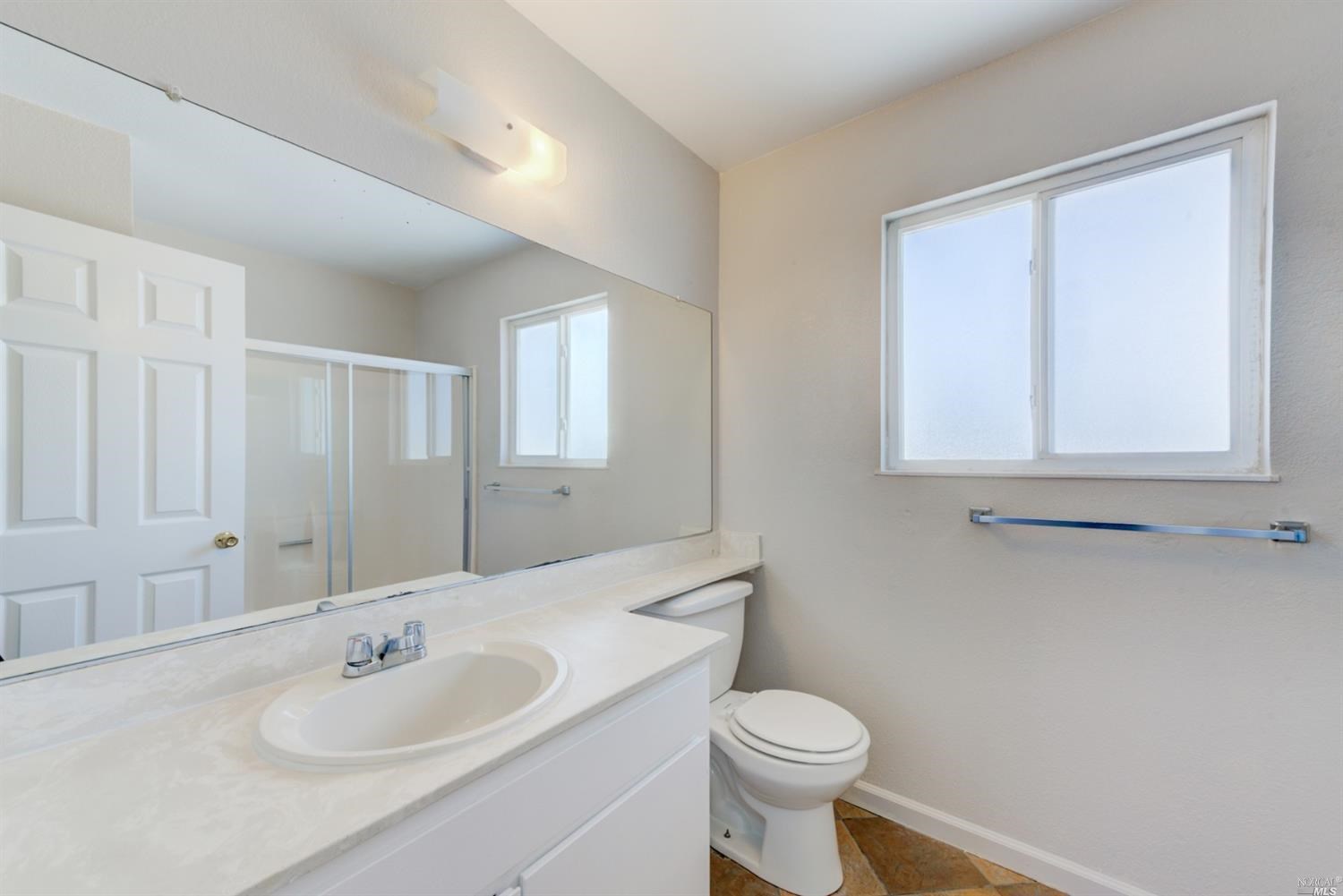 Detail Gallery Image 35 of 51 For 682 Quartz Ln, Vallejo,  CA 94589 - 4 Beds | 2/1 Baths