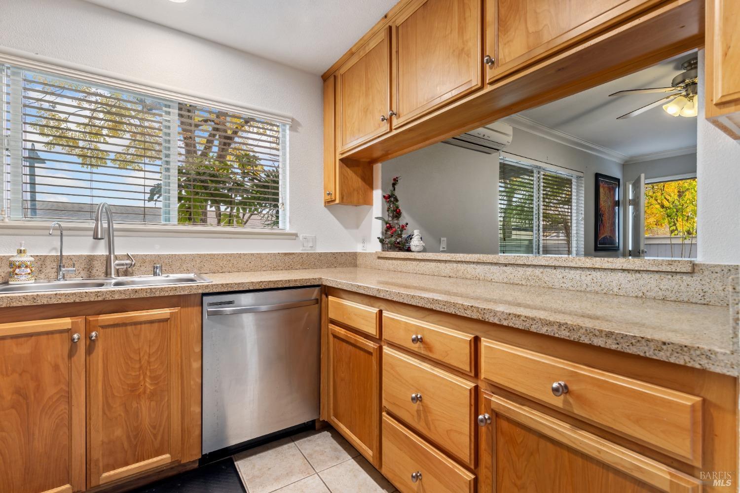 Detail Gallery Image 9 of 31 For 225 Burt St #7,  Santa Rosa,  CA 95407 - 2 Beds | 2 Baths