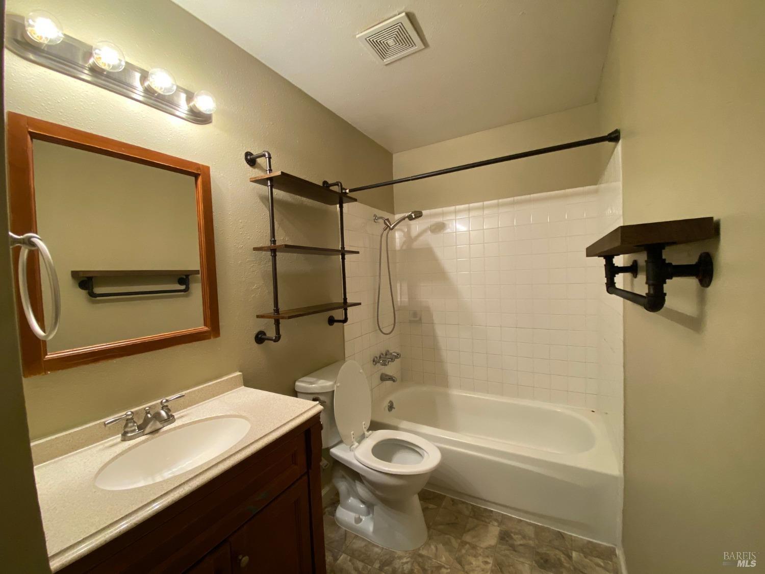 Detail Gallery Image 18 of 23 For 686 Sereno Dr, Vacaville,  CA 95687 - 4 Beds | 2 Baths