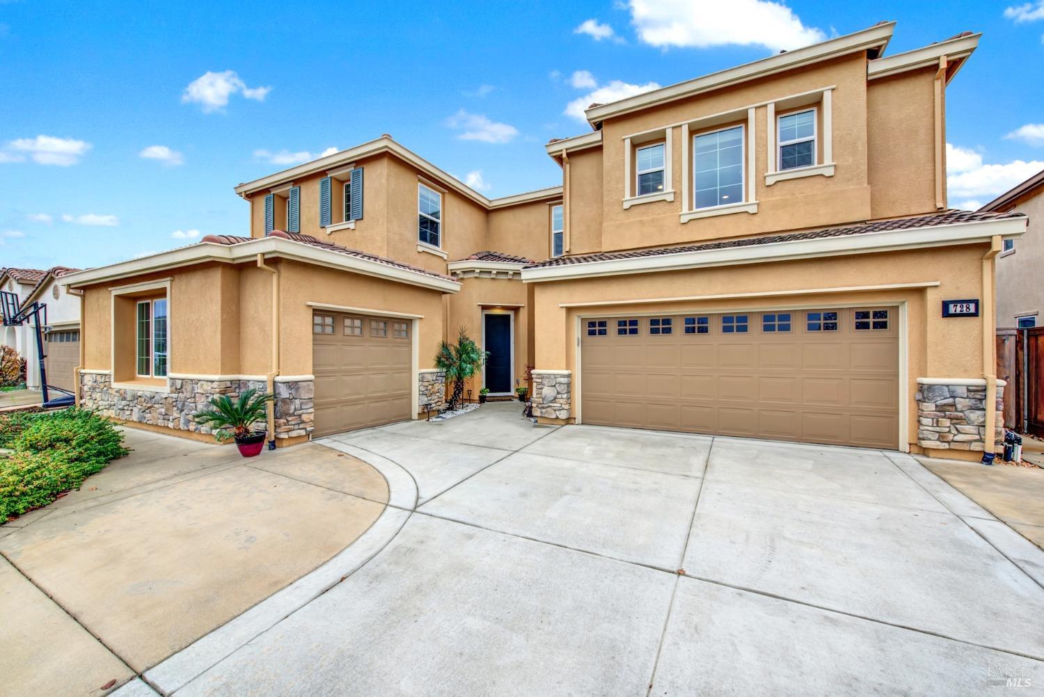 Detail Gallery Image 7 of 99 For 728 Canterbury Cir, Vacaville,  CA 95687 - 4 Beds | 3/1 Baths