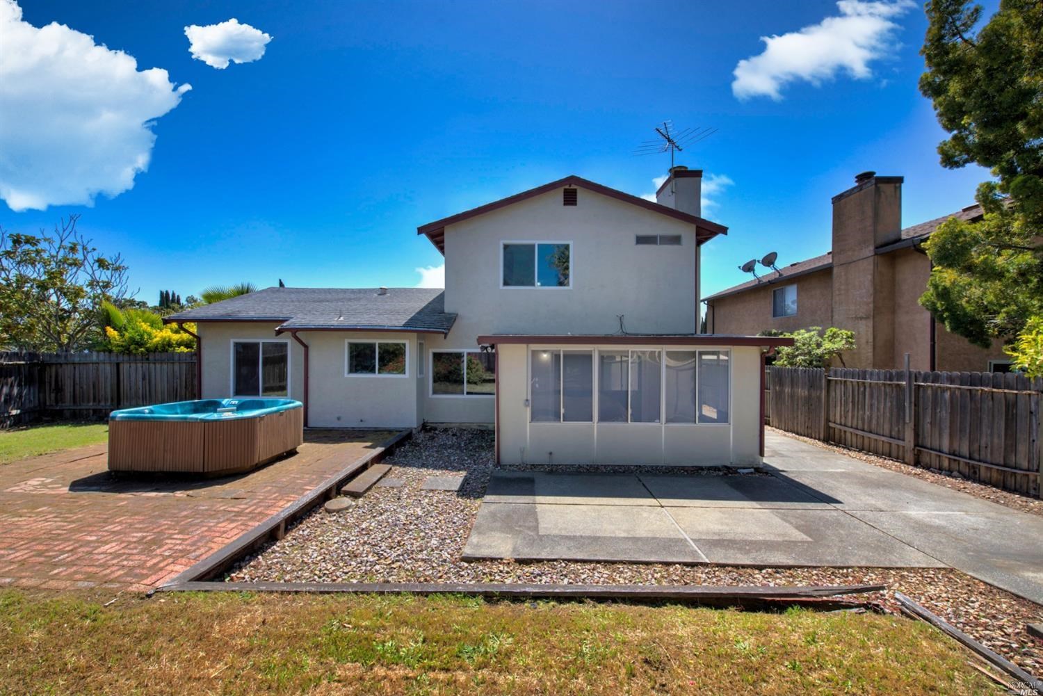 Detail Gallery Image 41 of 51 For 682 Quartz Ln, Vallejo,  CA 94589 - 4 Beds | 2/1 Baths